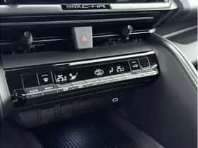 Toyota C-HR (2025) thumbnail 16