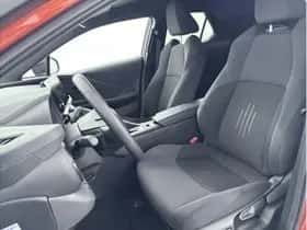 Toyota C-HR (2025) thumbnail 6