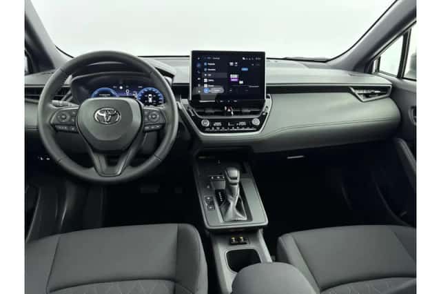 Toyota Corolla (2025) thumbnail 2