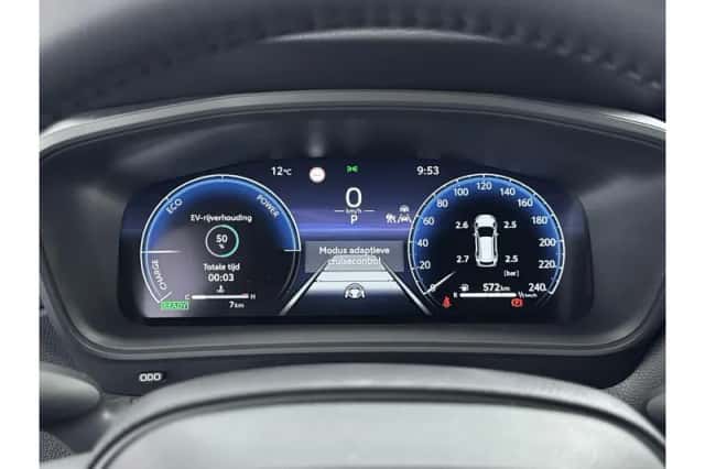 Toyota Corolla (2025) thumbnail 3