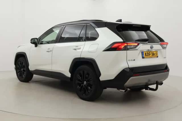 Toyota RAV4 (2022) thumbnail 5