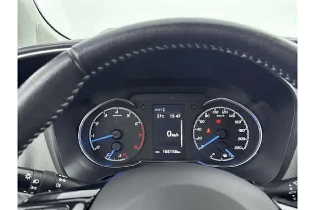 Toyota Yaris (2019) thumbnail 3