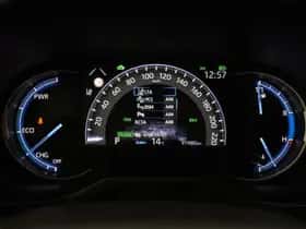 Toyota RAV4 (2022) thumbnail 3