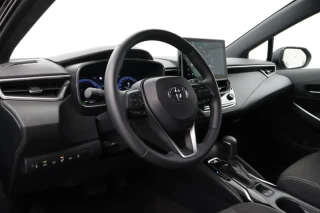 Toyota Corolla (2025) thumbnail 2