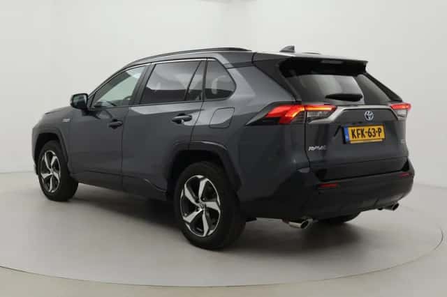 Toyota RAV4 (2024) thumbnail 3
