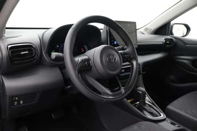 Toyota Yaris (2025) thumbnail 2