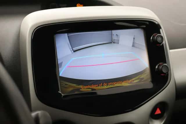 Toyota Aygo (2016) thumbnail 5