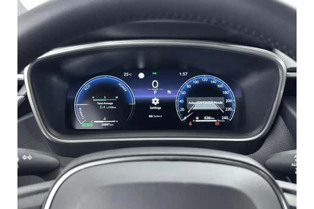 Toyota Corolla (2025) thumbnail 3
