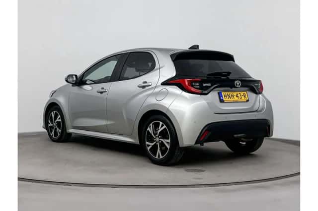Toyota Yaris (2025) thumbnail 4