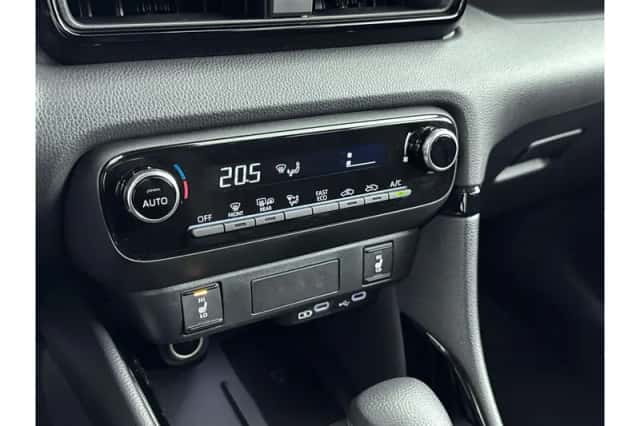 Toyota Yaris (2025) thumbnail 6