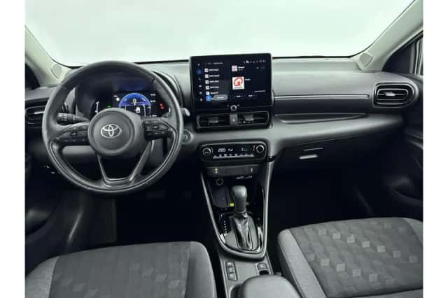 Toyota Yaris (2025) thumbnail 2