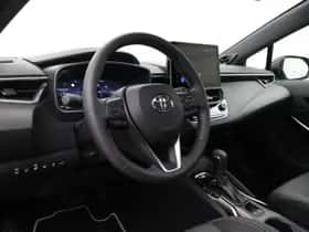 Toyota Corolla (2025) thumbnail 2