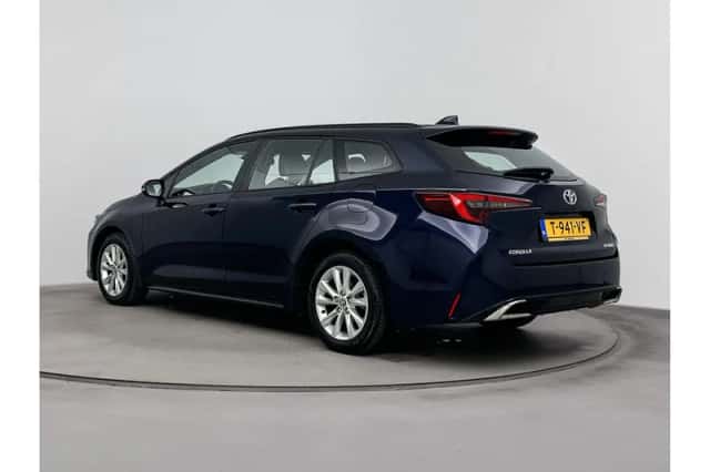 Toyota Corolla (2023) thumbnail 4