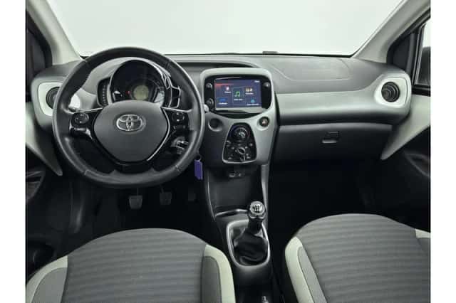 Toyota Aygo (2020) thumbnail 2