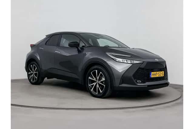 Toyota C-HR (2025) thumbnail 1