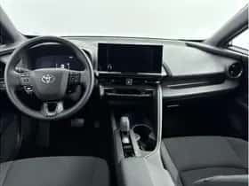Toyota C-HR (2025) thumbnail 2