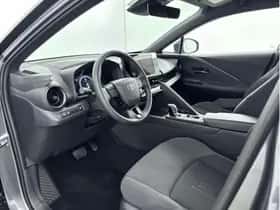 Toyota C-HR (2025) thumbnail 12