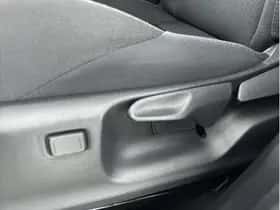 Toyota C-HR (2025) thumbnail 13