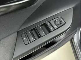 Toyota C-HR (2025) thumbnail 14