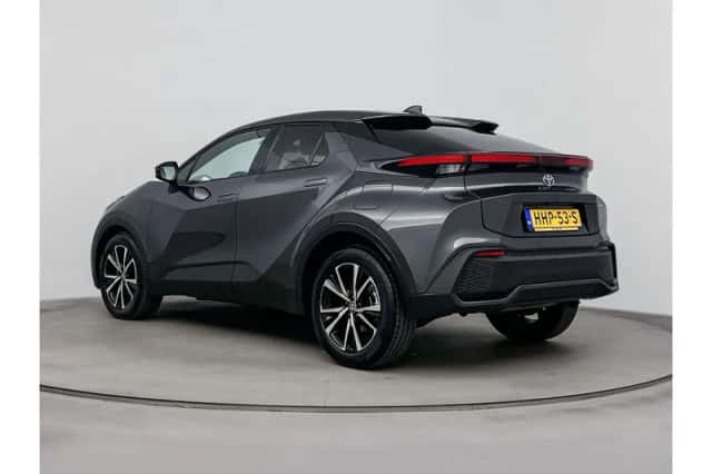Toyota C-HR (2025) thumbnail 4
