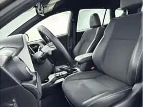 Toyota RAV4 (2016) thumbnail 11