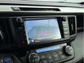Toyota RAV4 (2016) thumbnail 8