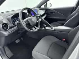 Toyota C-HR (2024) thumbnail 12