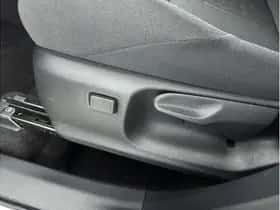 Toyota C-HR (2024) thumbnail 13