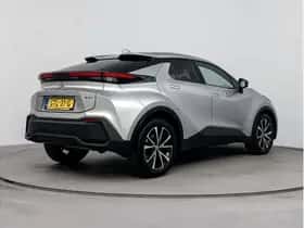 Toyota C-HR (2024) thumbnail 24