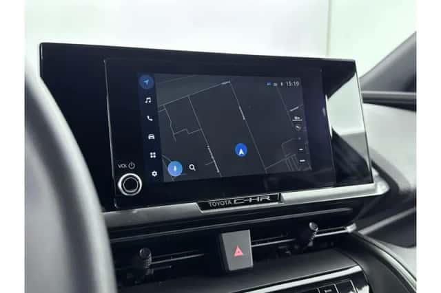 Toyota C-HR (2024) thumbnail 5