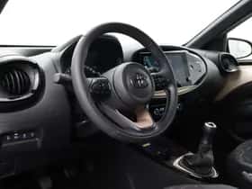Toyota Aygo X (2024) thumbnail 2
