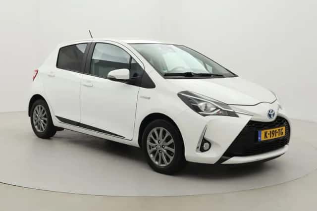Toyota Yaris (2017) thumbnail 1