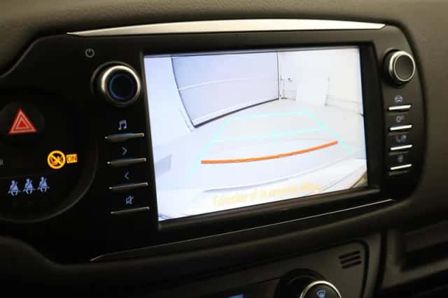 Toyota Yaris (2017) thumbnail 6