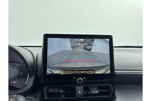 Toyota Yaris Cross (2025) thumbnail 5