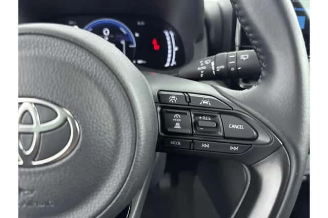Toyota Yaris Cross (2025) thumbnail 6