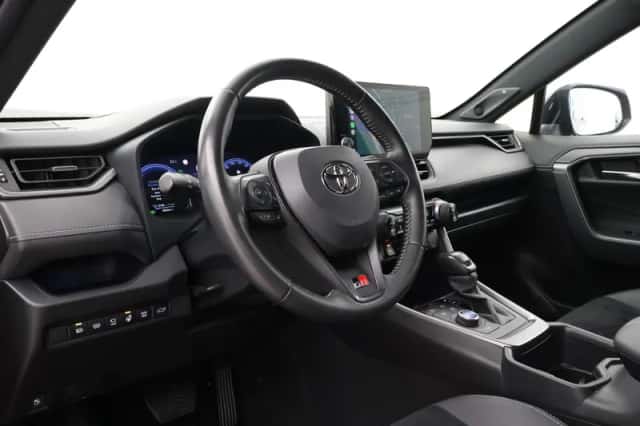 Toyota RAV4 (2024) thumbnail 2