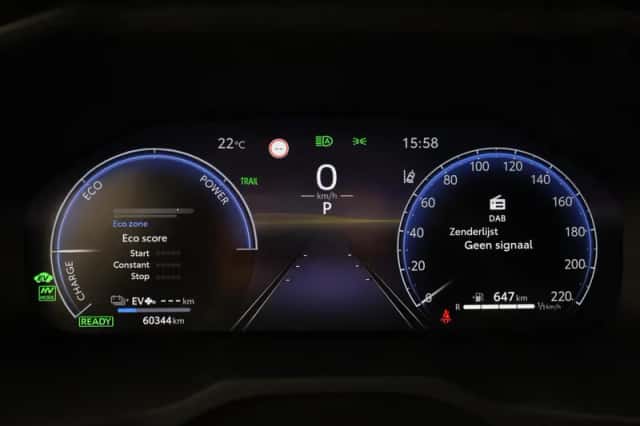 Toyota RAV4 (2024) thumbnail 3