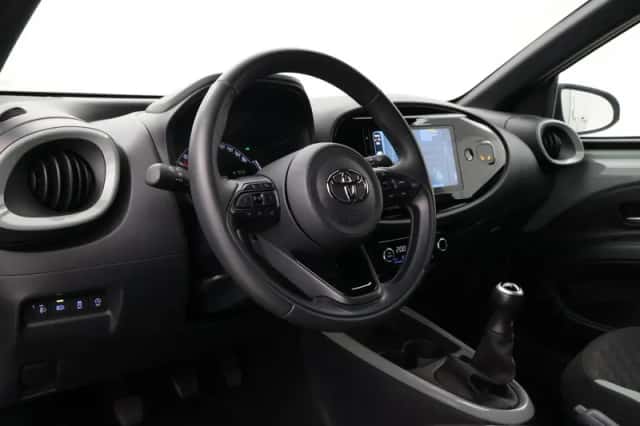 Toyota Aygo X (2024) thumbnail 2