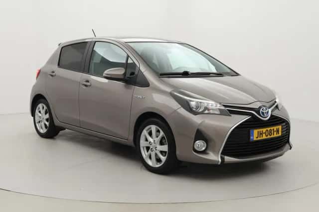 Toyota Yaris (2015) thumbnail 1