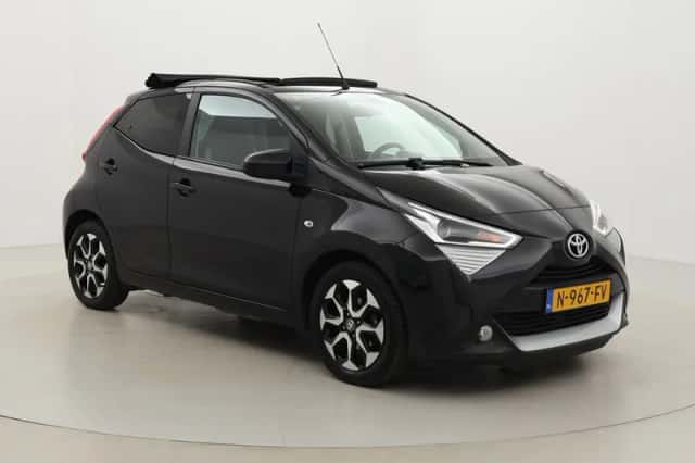 Toyota Aygo (2021) thumbnail 1