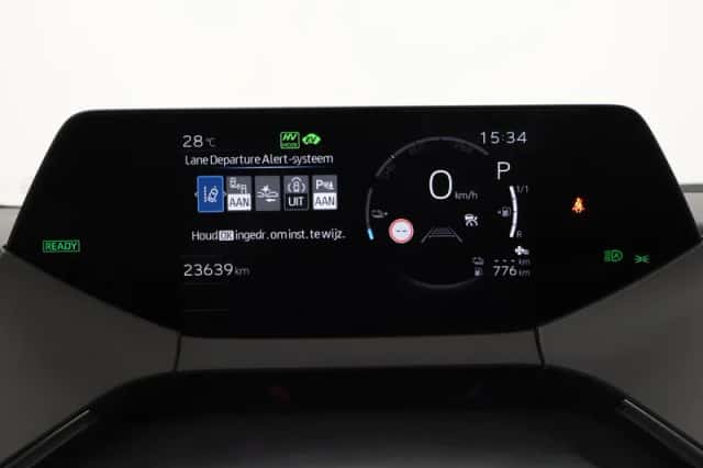 Toyota Prius (2023) thumbnail 3
