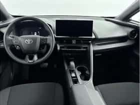 Toyota C-HR (2025) thumbnail 2
