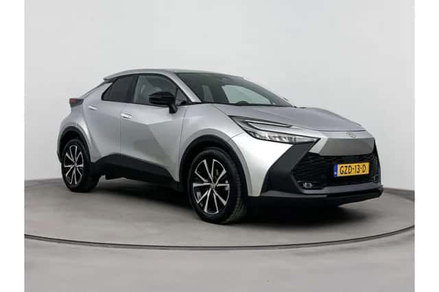 Toyota C-HR (2025) thumbnail 1