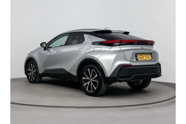 Toyota C-HR (2025) thumbnail 4