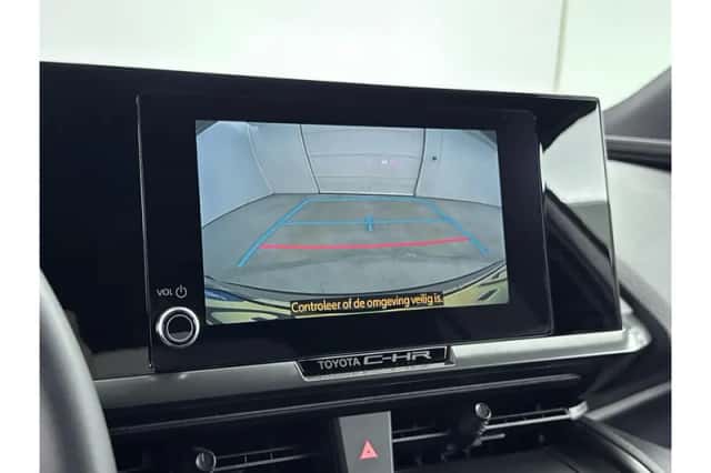 Toyota C-HR (2025) thumbnail 6