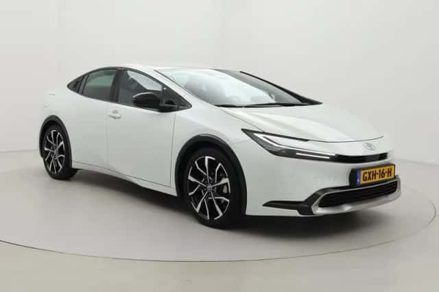 Toyota Prius (2024) thumbnail 1