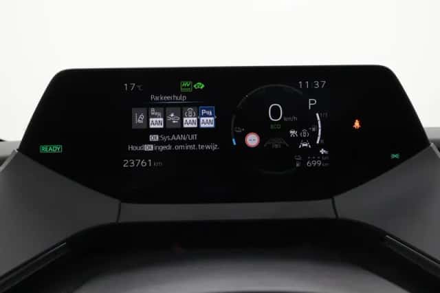 Toyota Prius (2024) thumbnail 3