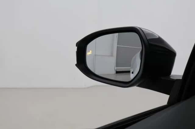 Toyota Prius (2024) thumbnail 5