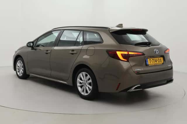 Toyota Corolla (2023) thumbnail 4