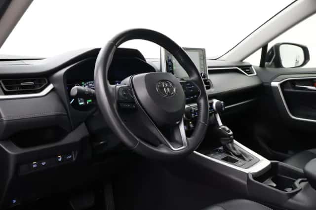 Toyota RAV4 (2020) thumbnail 2